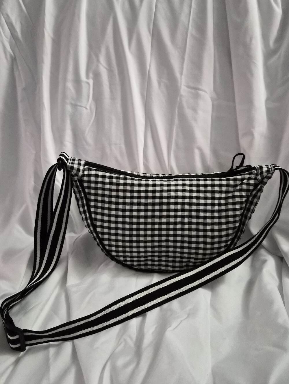 UNIQLO Gingham Round Mini Shoulder Bag Black & White Crossbody Sling